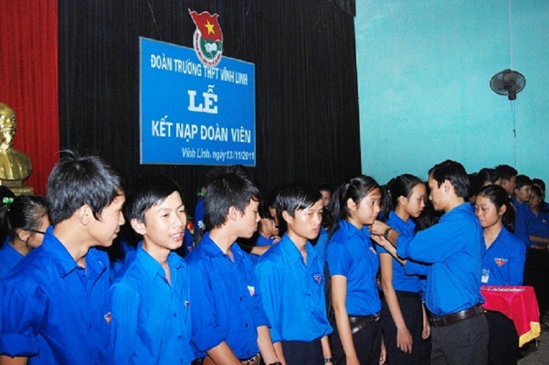 Lễ kết nạp đoàn viên