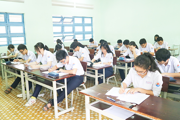 Đề thi văn lớp 8 cuối học kì 2 năm 2021-2022