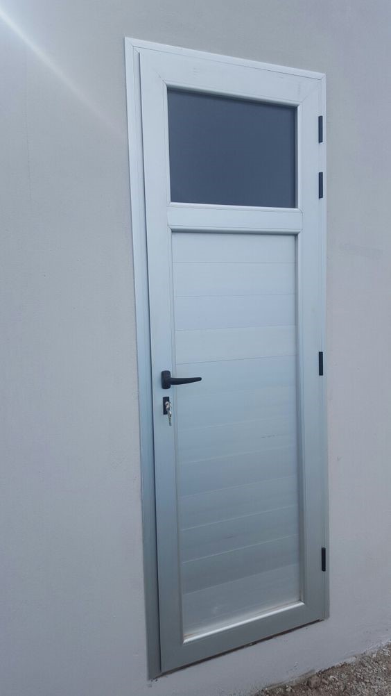 Aluminium bathroom door