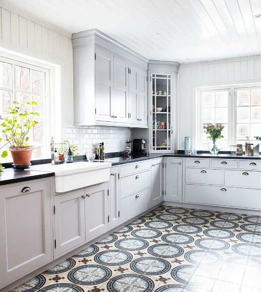 Kitchen tiles floor design: 10 timeless tiles ideas for a contemporary home