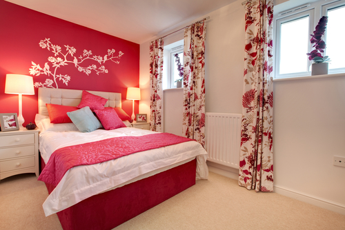 Pink two-colour combination for bedroom walls