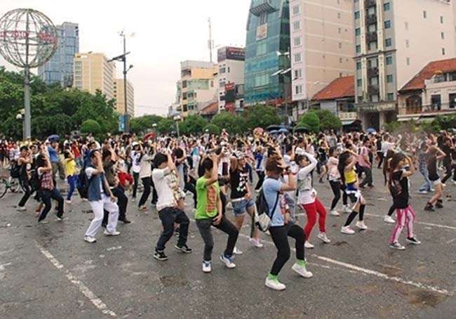 Trình diễn Flash mob cần lựa chọn địa điểm phù hợp để tránh ách tắc giao thông